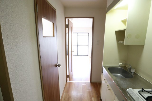 ウイン・ウエストの玄関|廊下