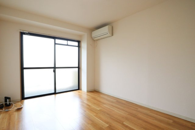 ウイン・ウエストの居間・リビング