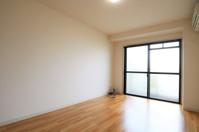 ウイン・ウエストの居間・リビング