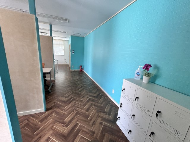 岡部ビルの玄関