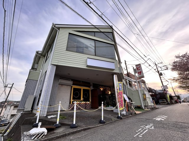 岡部ビルの外観