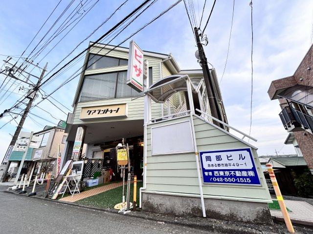 岡部ビルの外観