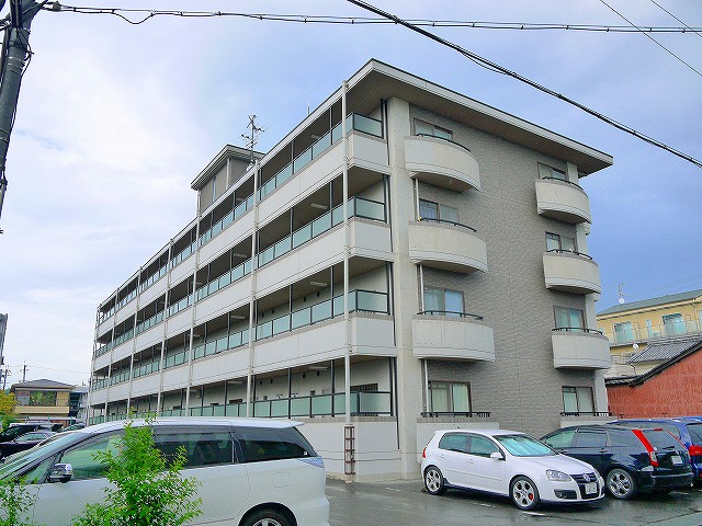 バウムヴィラ西大寺の外観|物件の外観です