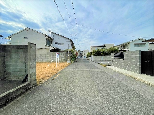 番町三丁目　土地の前面道路含む現地写真