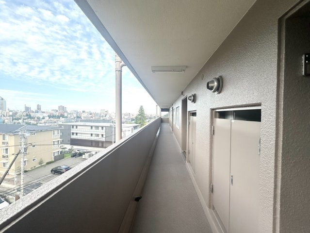 ファミール向山のその他共用部分|住戸階廊下