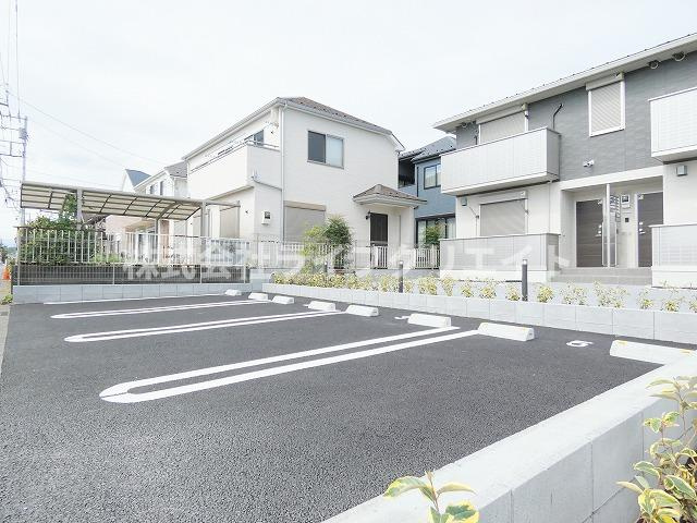 Willow日野の駐車場