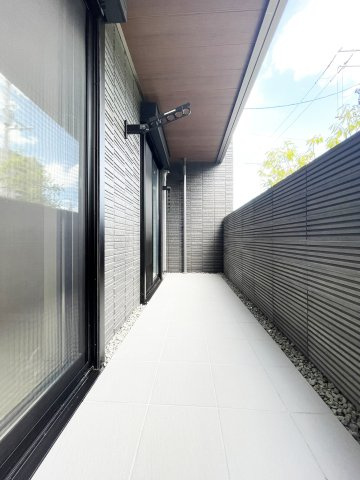 シャーメゾンプレミアス下助任のバルコニー