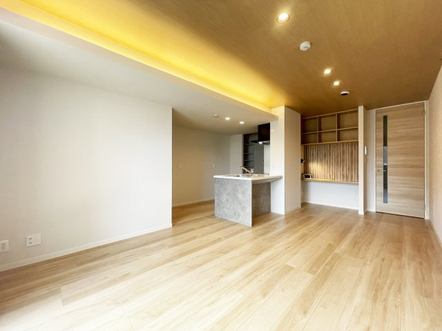 シャーメゾンプレミアス下助任の居間・リビング