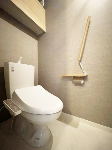 シャーメゾンプレミアス下助任のトイレ