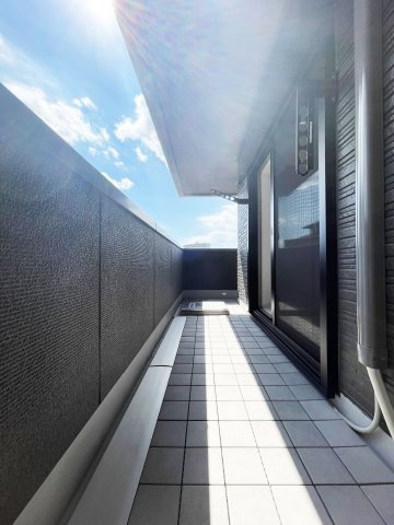 シャーメゾンプレミアス下助任のバルコニー