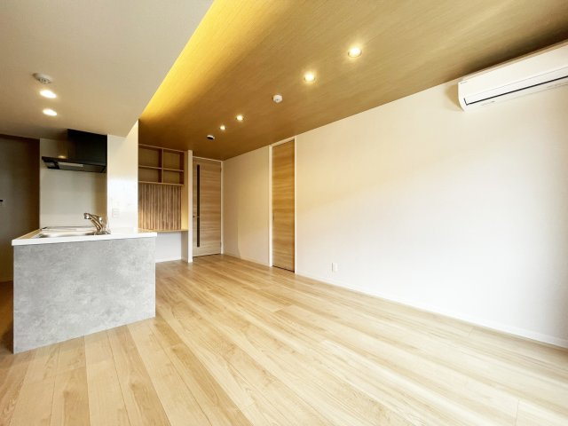 シャーメゾンプレミアス下助任の居間・リビング