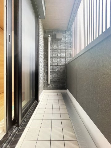 シャーメゾンプレミアス下助任のバルコニー