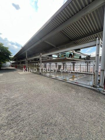 リバーサイドほんじょう1号棟の駐車場|駐車場があります