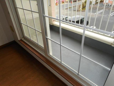 【バルコニー】 | ボンジュールⅡ | 落ち着いた時間を過ごせるバルコニーです