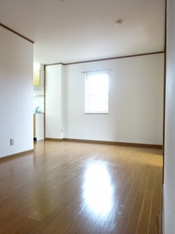 アヴニールⅡの居間・リビング|使いやすいリビングです