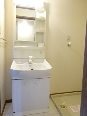 アヴニールⅡの洗面所|コンパクトで使いやすい洗面所