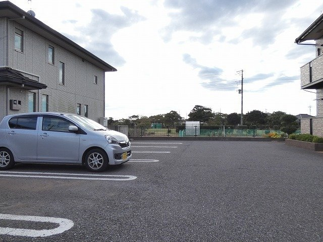 グラン　ヴェルジェＡの駐車場|駐車場に車を止められます