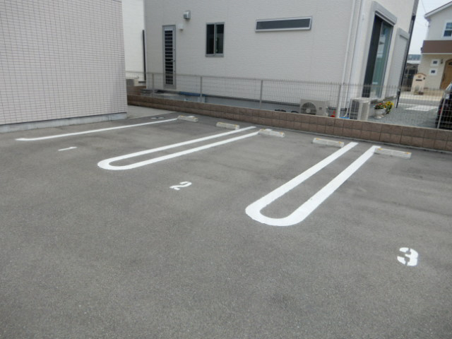 カトレアの駐車場