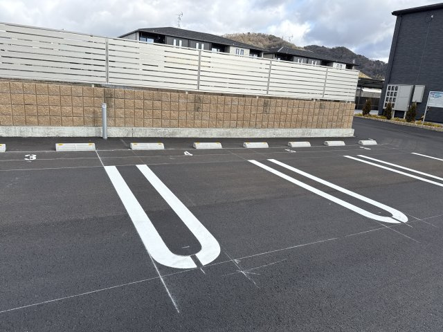 メルヴェイユＡの駐車場