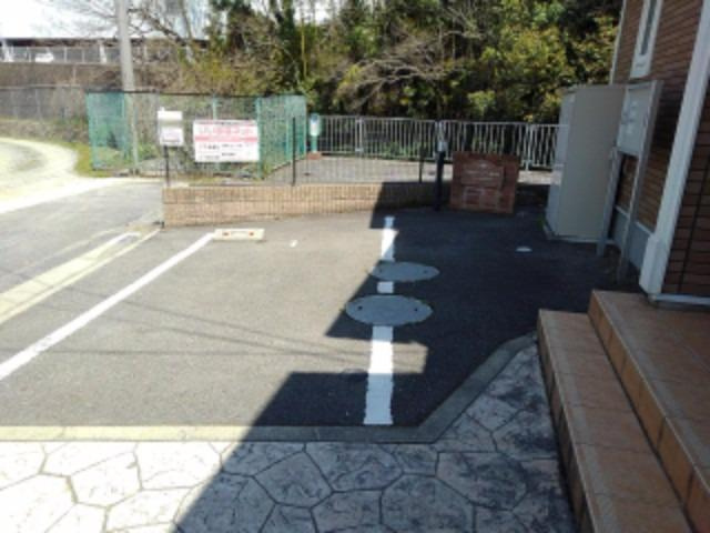 ユタカハイツ加賀田Ａ棟の駐車場