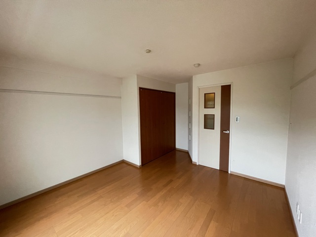 メゾンフジヨシの寝室|落ち着いて過ごせるお部屋なので、寝室にいかがでしょうか