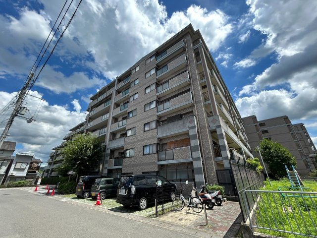 ◆リノベーション完了済みの美室◆オートロック付◆専用庭あり◆嬉しい宅配ボックス付◆パデシオン桃山南の外観|外観