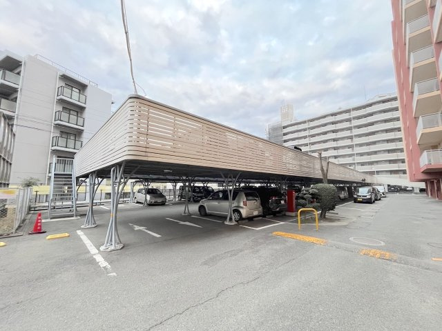 アンピール箱崎東Ⅱの駐車場