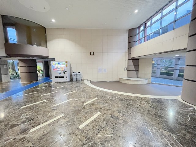 アンピール箱崎東Ⅱのエントランス