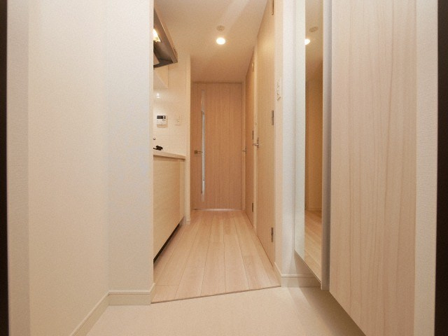 S-RESIDENCE堺筋本町Unoの玄関