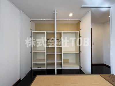 【収納】 | デボスハイツ | 和室5.7帖　収納