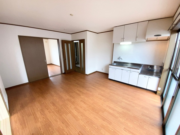 熊本市南区野口１丁目のアパートの居間・リビング