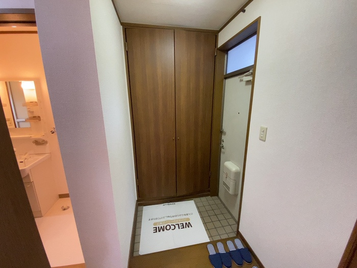 熊本市南区野口１丁目のアパートの玄関