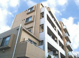 【外観】 | 鉄筋コンクリート造のがっちりとした建物。