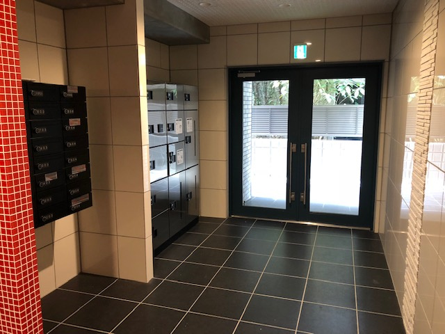 J-PLACE東町のエントランス|毎日通るエントランスはこのようになっています