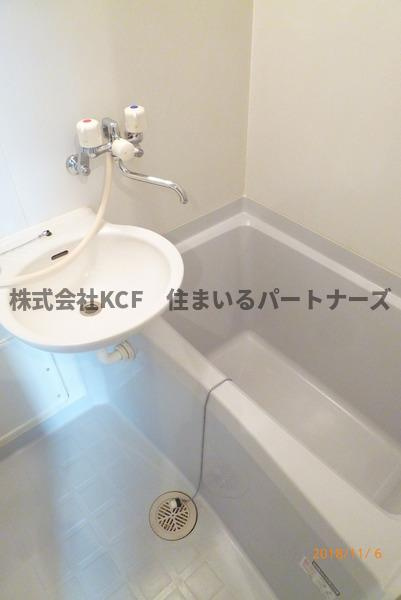 Aレガード久留米大前B棟の浴室|コンパクトで使いやすいお風呂です