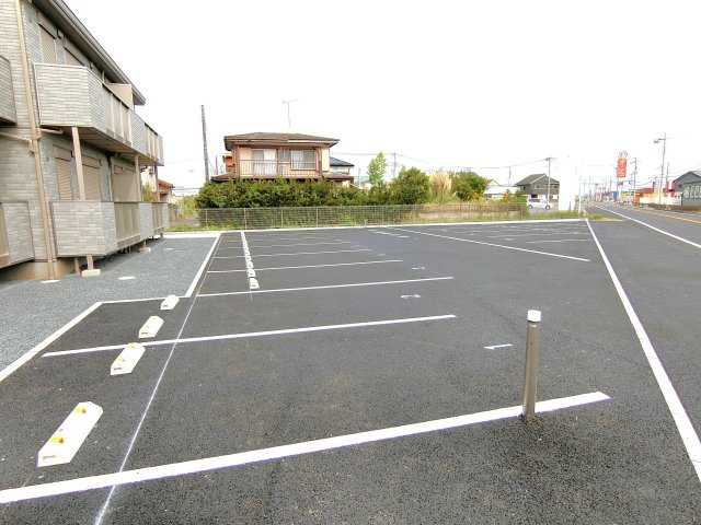 メゾン・ド・ランジュ・ルージュの駐車場