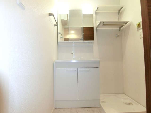 メゾン・ド・ランジュ・ルージュの独立洗面台