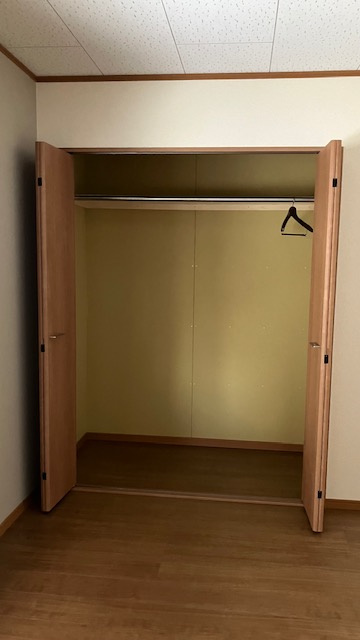 かえで荘の収納|たっぷり収納可能なクローゼット