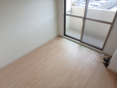 【居間・リビング】 | グロース西宮北口 | 明るいリビング