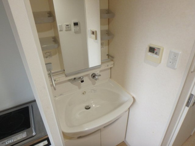 【洗面所】 | グロース西宮北口 | 洗面台です