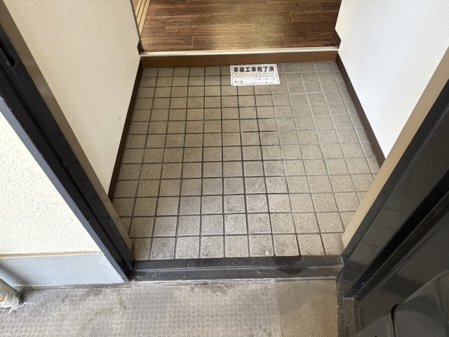 中村マンションの玄関