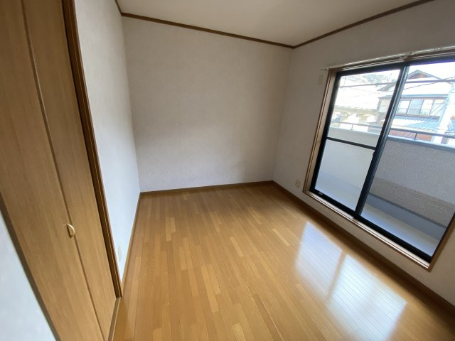 平野組メゾネットの寝室