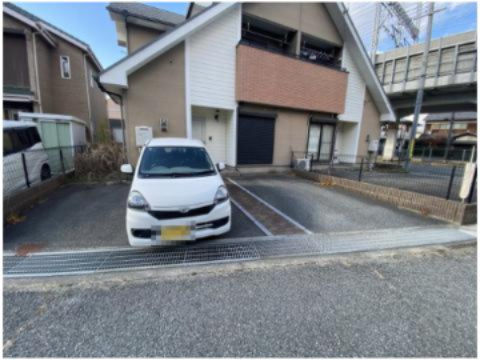 平野組メゾネットの駐車場