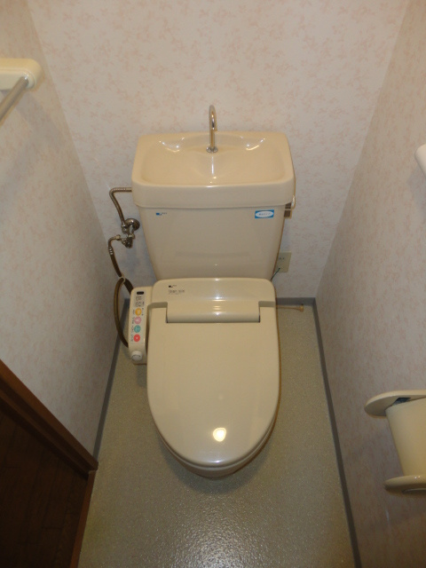 サーパス諏訪野【10,000円キャッシュバック対象物件】のトイレ|落ち着いたトイレです