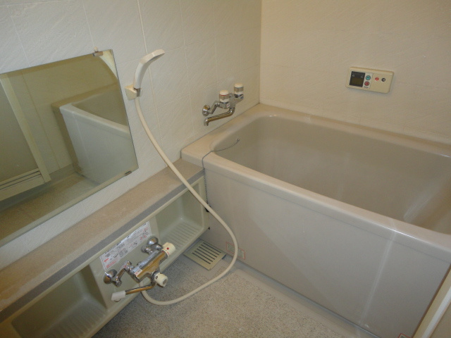 サーパス諏訪野【10,000円キャッシュバック対象物件】の浴室|お風呂で日々の疲れを落としましょう