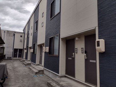 【玄関】 | レオネクスト地行場 | シンプルで使いやすい玄関です
