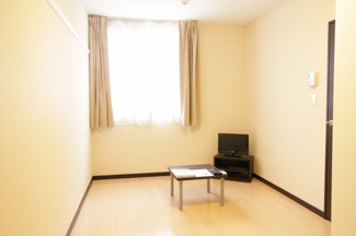 【居間・リビング】 | レオネクスト地行場 | 備品や設備仕様は号室等により異なります現地をご確認下さい。