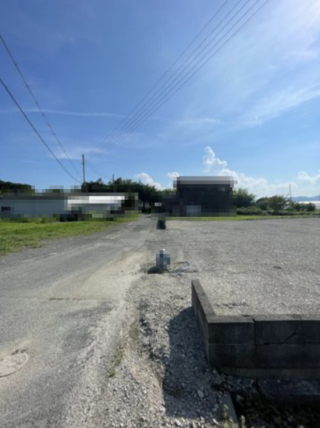 高島市今津町浜分188坪土地の前面道路含む現地写真