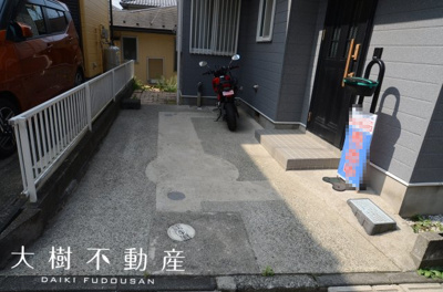 【駐車場】 | 海老名市大谷北２丁目　中古戸建て【仲介手数料無料】