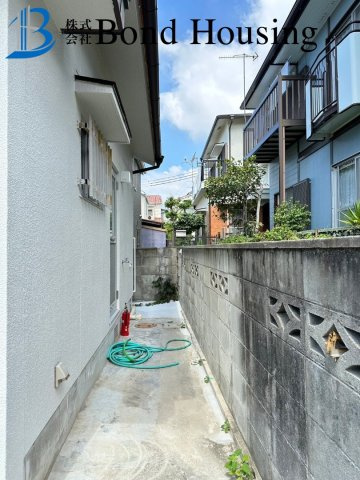 リノベ戸建　LDK17帖　明石市朝霧台　良質戸建の前面道路含む現地写真